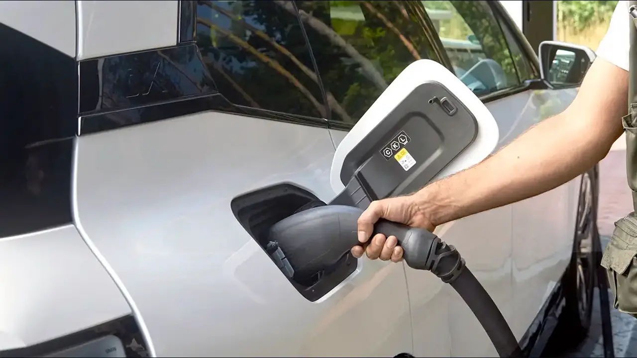 BMW ChargeForward